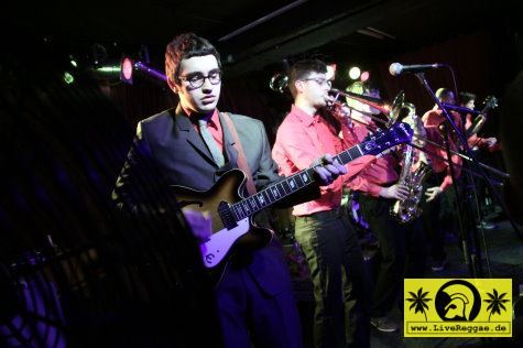 Ken Guru - The Highjumpers (D) Groove Station - Dresden 04. Februar 2011 (22).JPG
